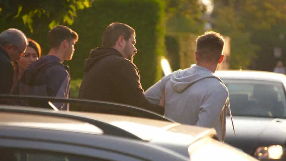 Hat der Sohn Eltern und Schwestern kalt ermordet?