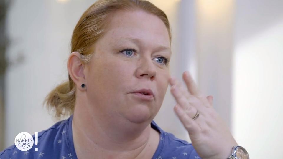 Eva hat unsichtbare Augenbrauen