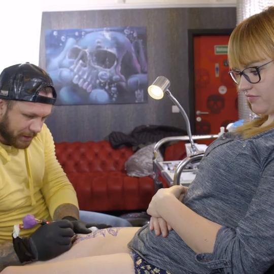 Endlich verschwindet das Freundschaftstattoo