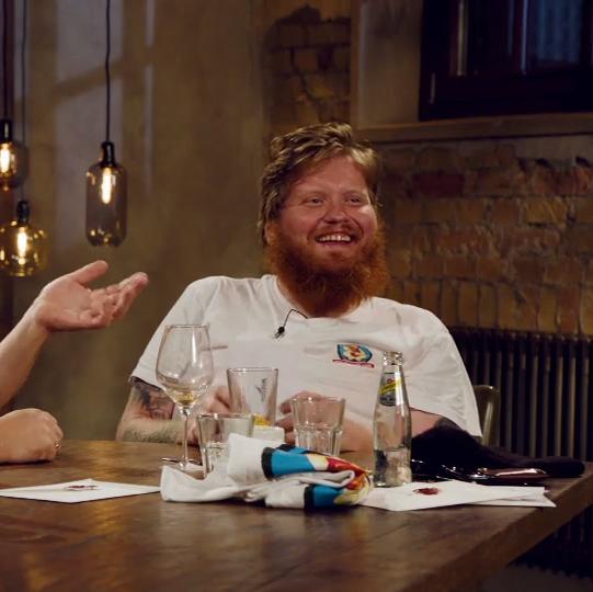 Lukas Mraz schlägt Tim Mälzer