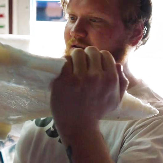 Ein Riesenkalmar war noch nie in seinem Topf. Wie wird der wohl zubereitet?