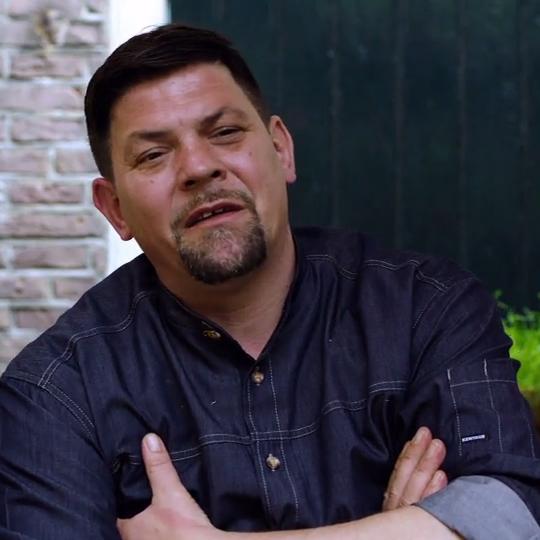 Fühlt sich Tim Mälzer etwa zu alt?!