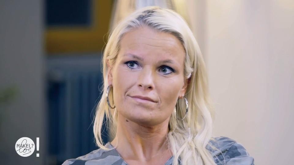 Sabine ist unzufrieden mit ihren Augenbrauen