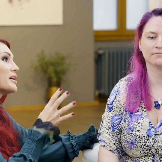 Bianca leidet unter Akne