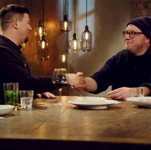 In einem knappen Duell bei „Kitchen Impossible“ holt sich Strohe den Sieg
