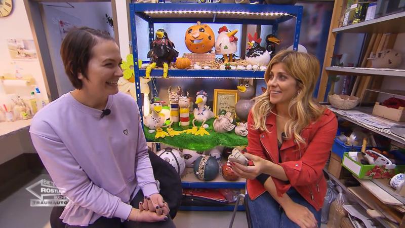 Panagiota hat gleich zwei Autos für Sarah