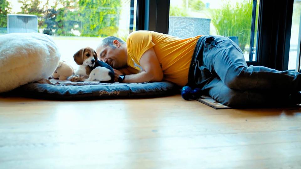 Kara schläft nicht alleine