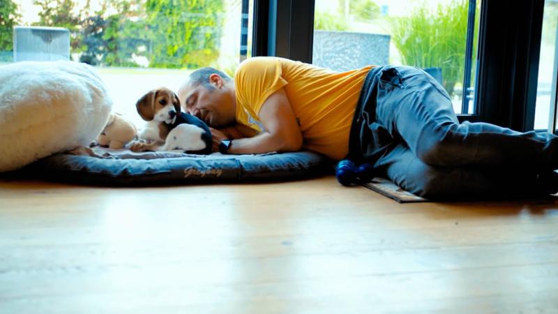 Kara schläft nicht alleine