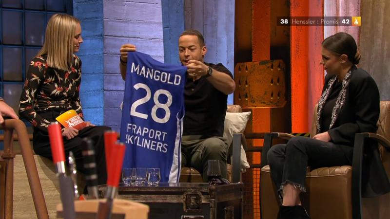Andrej Mangold versteigert ein Trikot