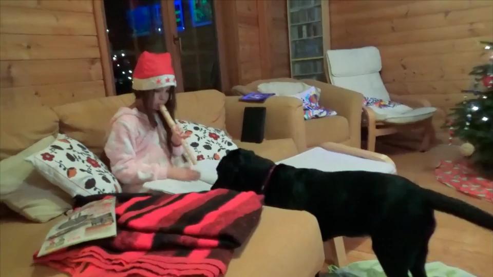 Kuki ist immer bei der Familie