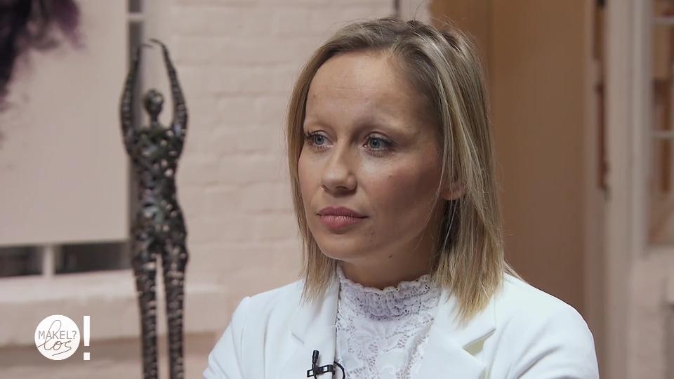 Antje hat sich die Augenbrauen abrasiert