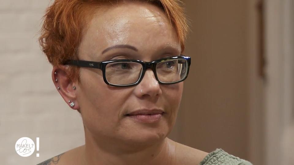 Nicole muss ihre Augenbrauen immer nachmalen