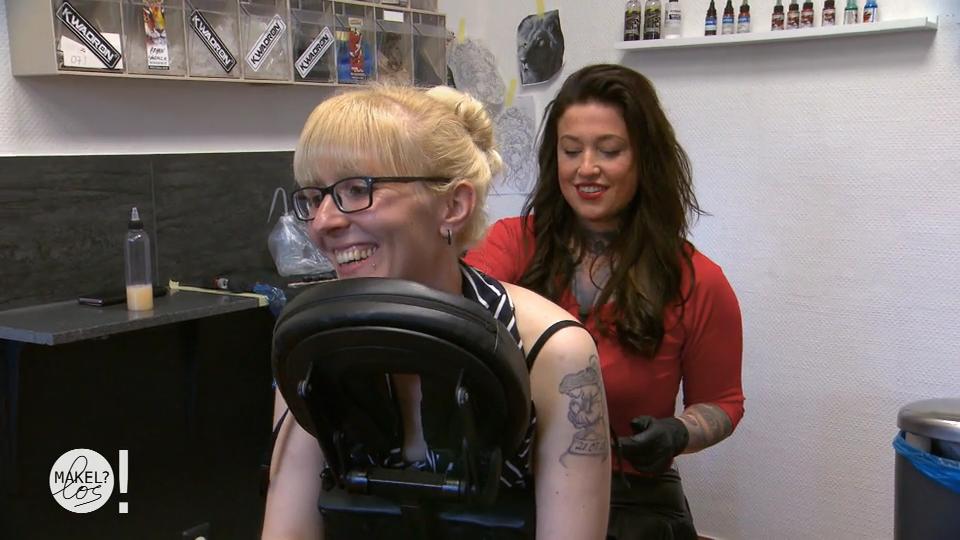 Claudia bekommt ein Cover-Up