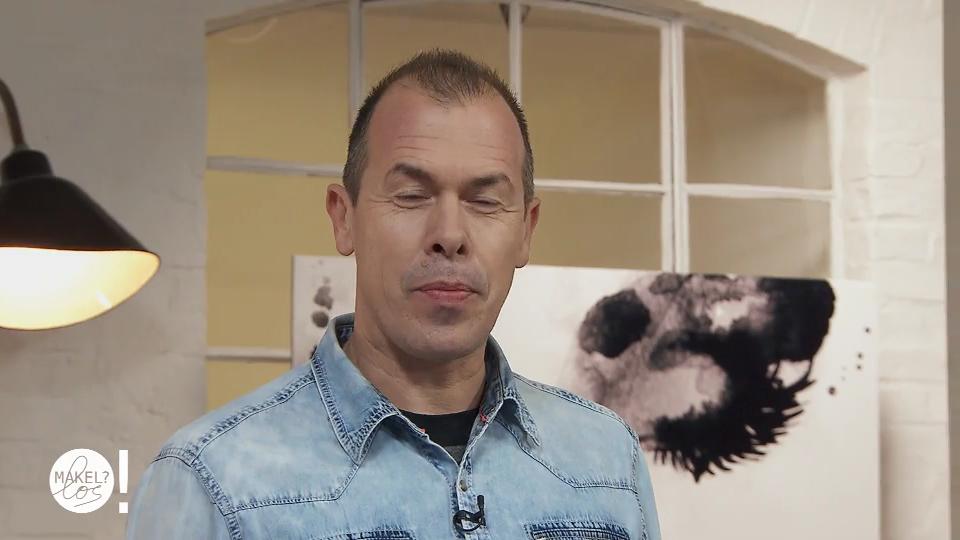 Dirk will seine hängenden Oberlider loswerden