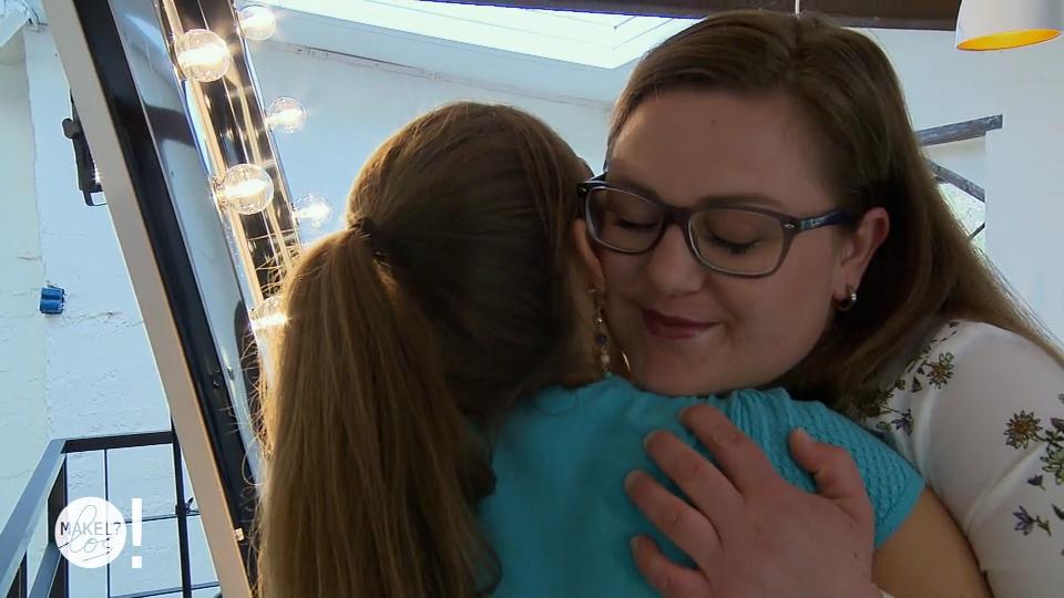 Isabella fällt Expertin Melanie in die Arme