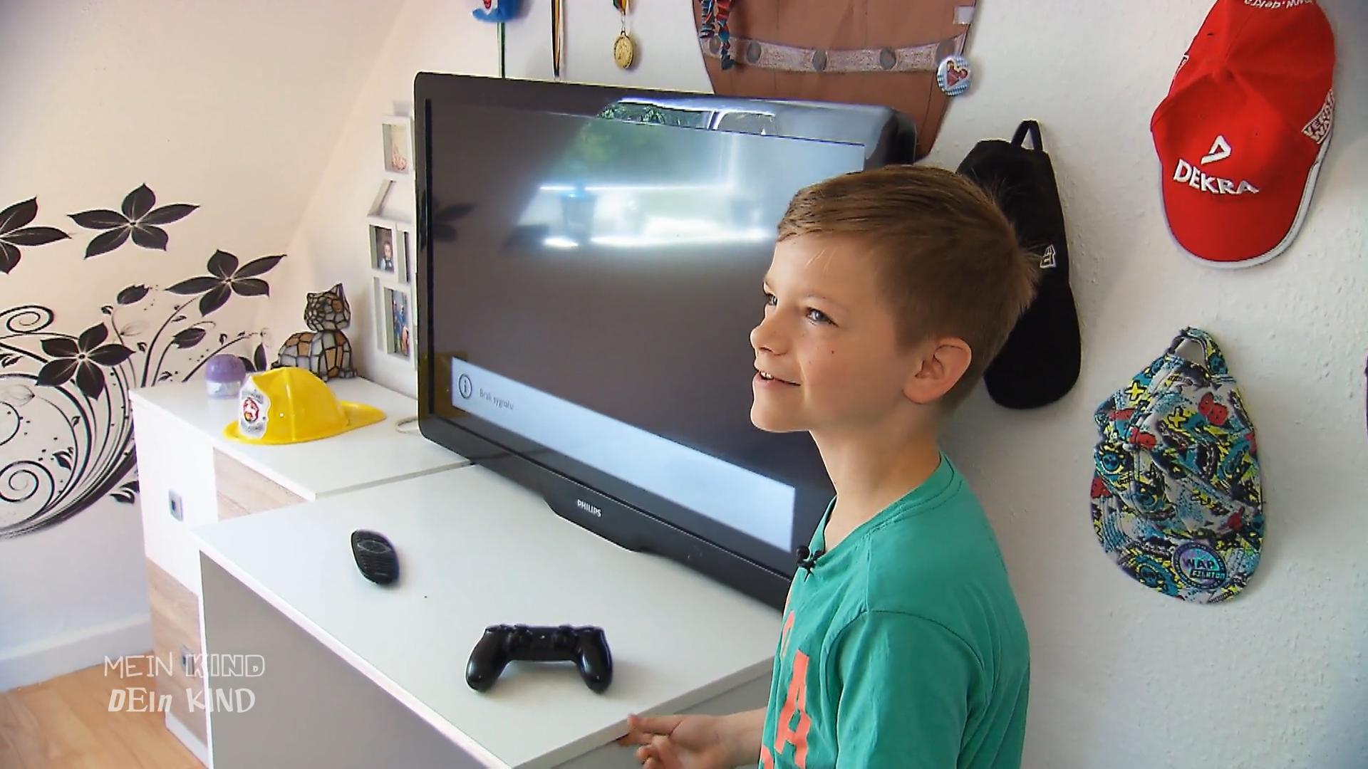 Monikas elfjähriger Sohn spielt Fortnite!