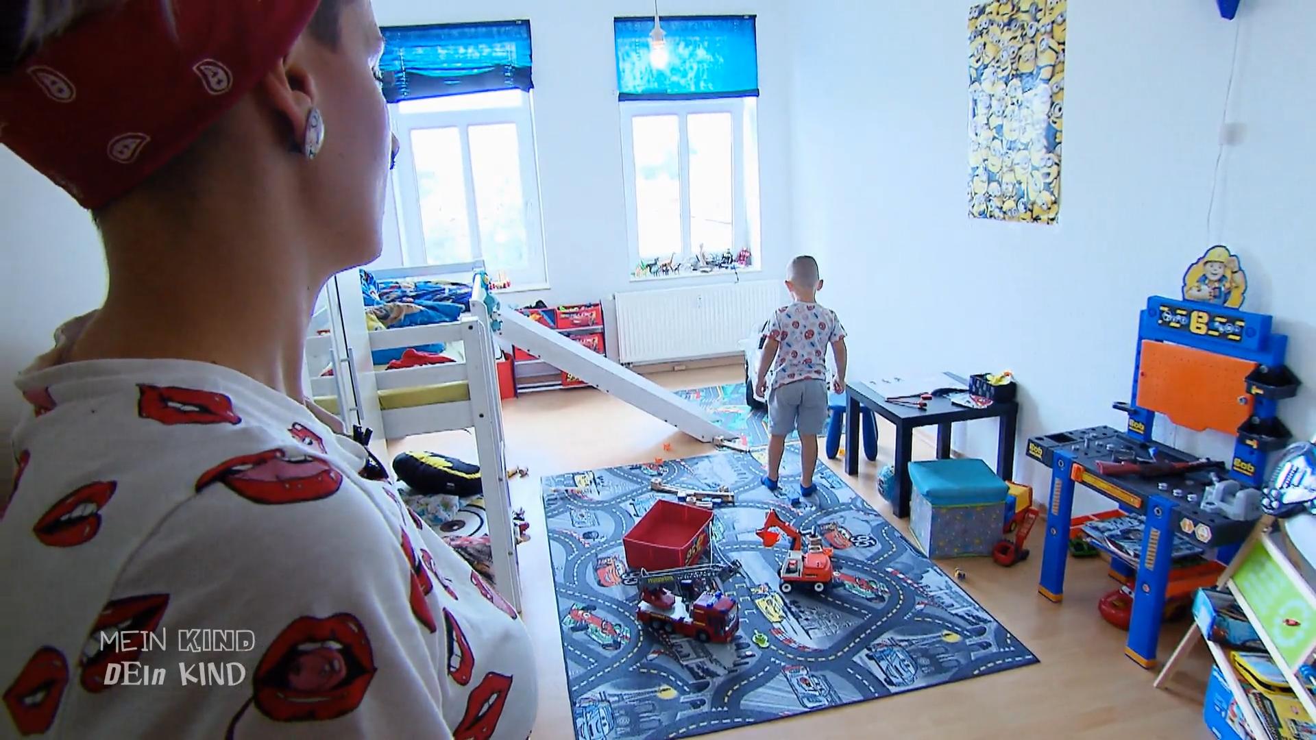 Kind Macht Immer Ein Paar Tropfen In Die Hose Sohn Pepe verkriecht sich und macht in die Hose