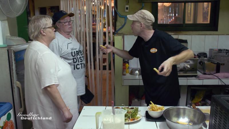 Matthias Eltern besuchen sein Restaurant