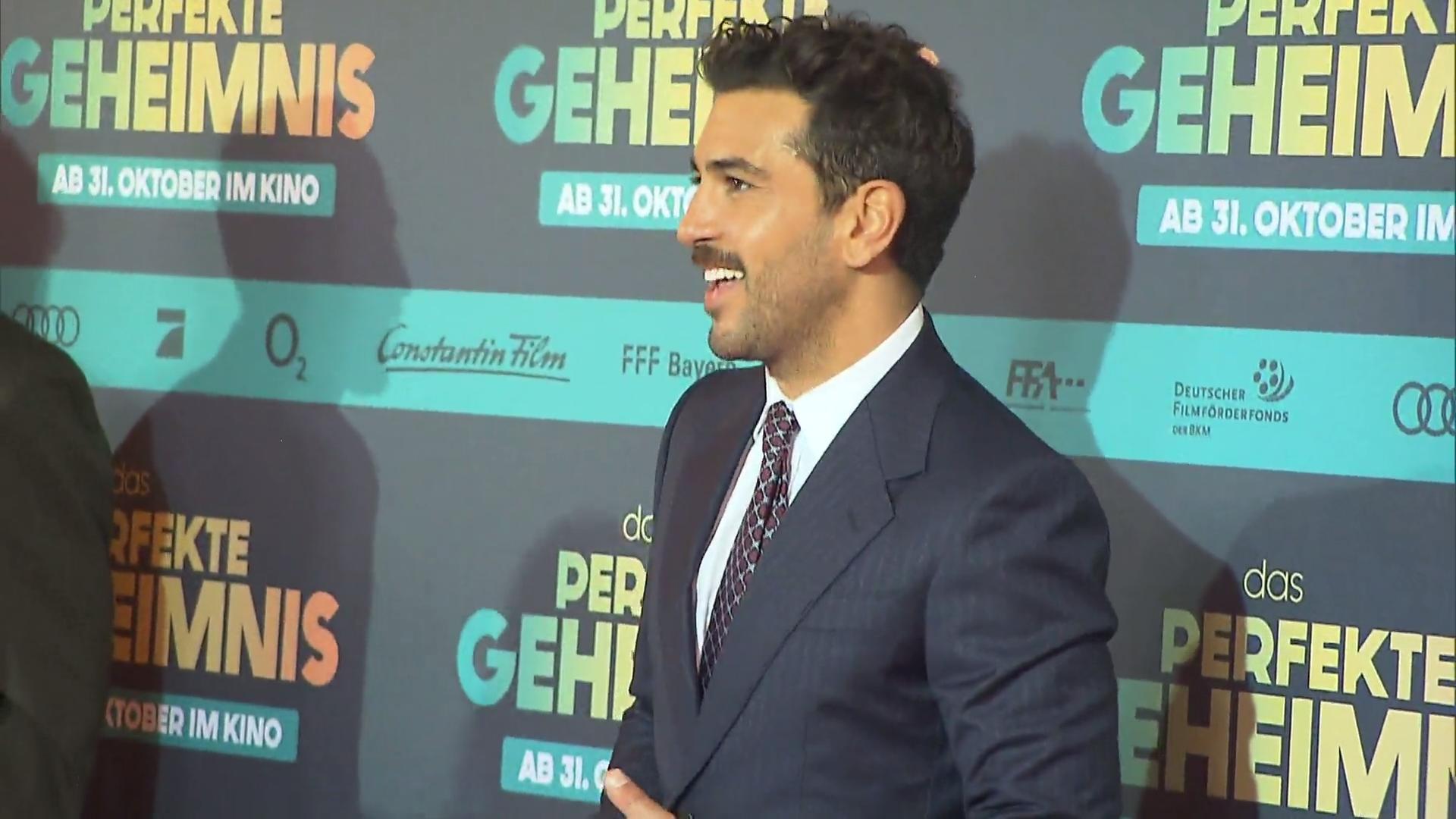 Elyas M'Barek über Dick Pics und    Nacktfotos
