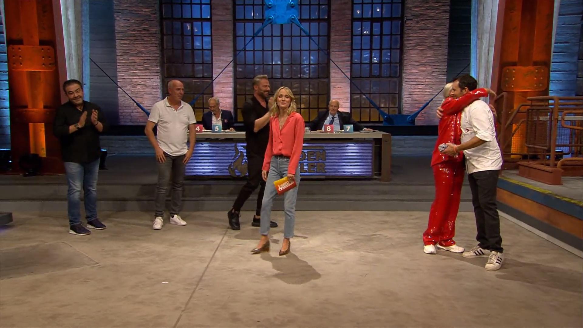 Er bedankt sich vor allem bei Valentina Pahde