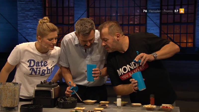 Hier werden fleißig Smoothies gemixt und erraten