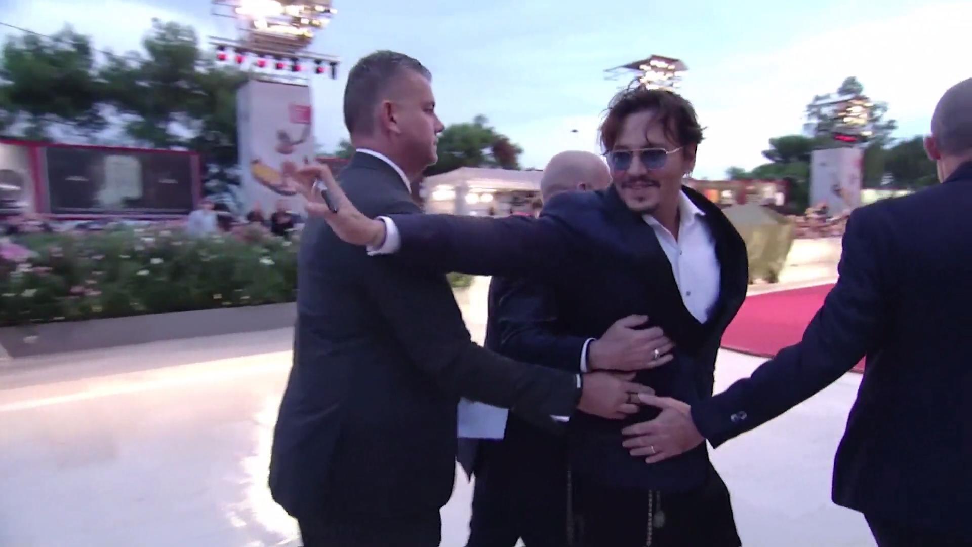 Johnny Depp ist wieder Single