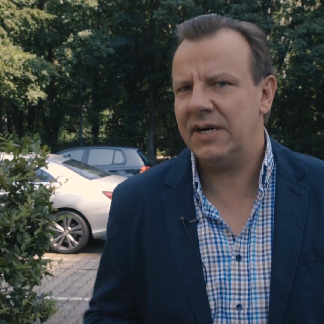 Ronald Kukulies spiel die Rolle "Amboss"