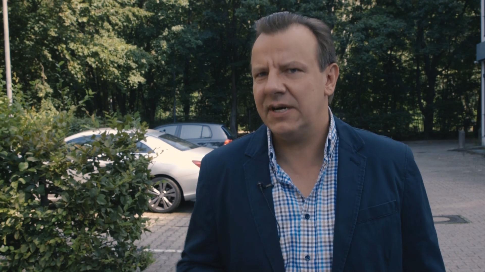 Ronald Kukulies spiel die Rolle "Amboss"