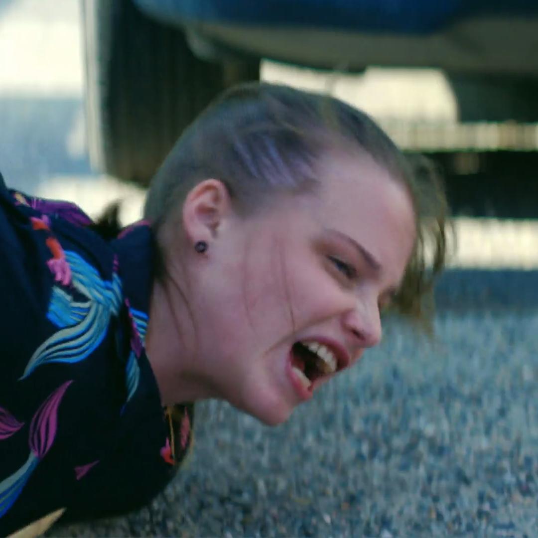 Amboss droht Shiri zu überfahren