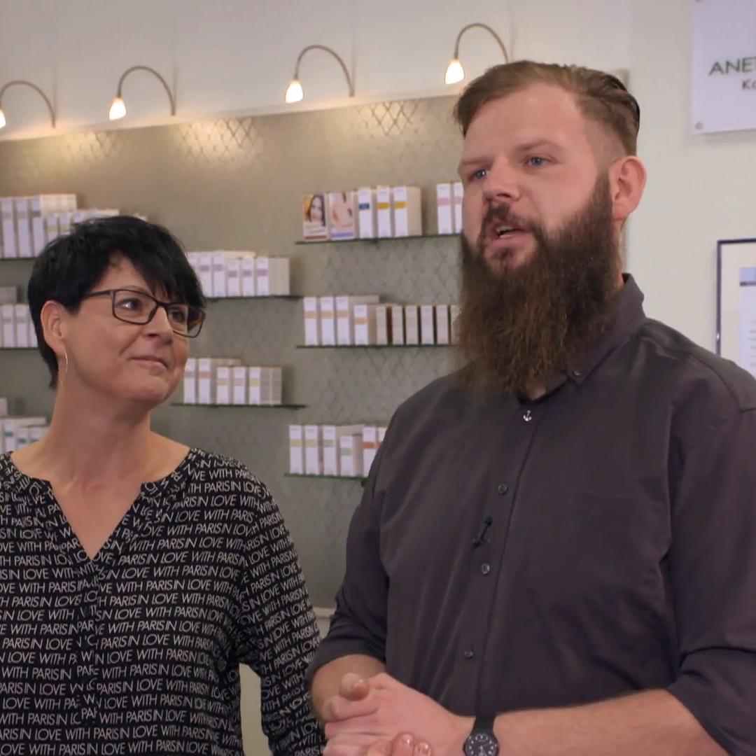Andreas und seine Mama führen den Salon gemeinsam