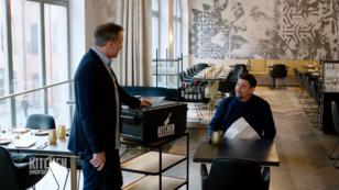 Alexander Herrmann überrascht Tim