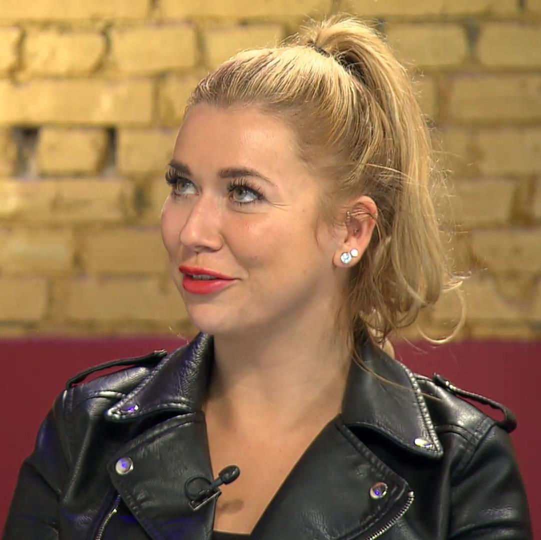 Mit Cathleens Outfit hätte Miriam nie gerechnet