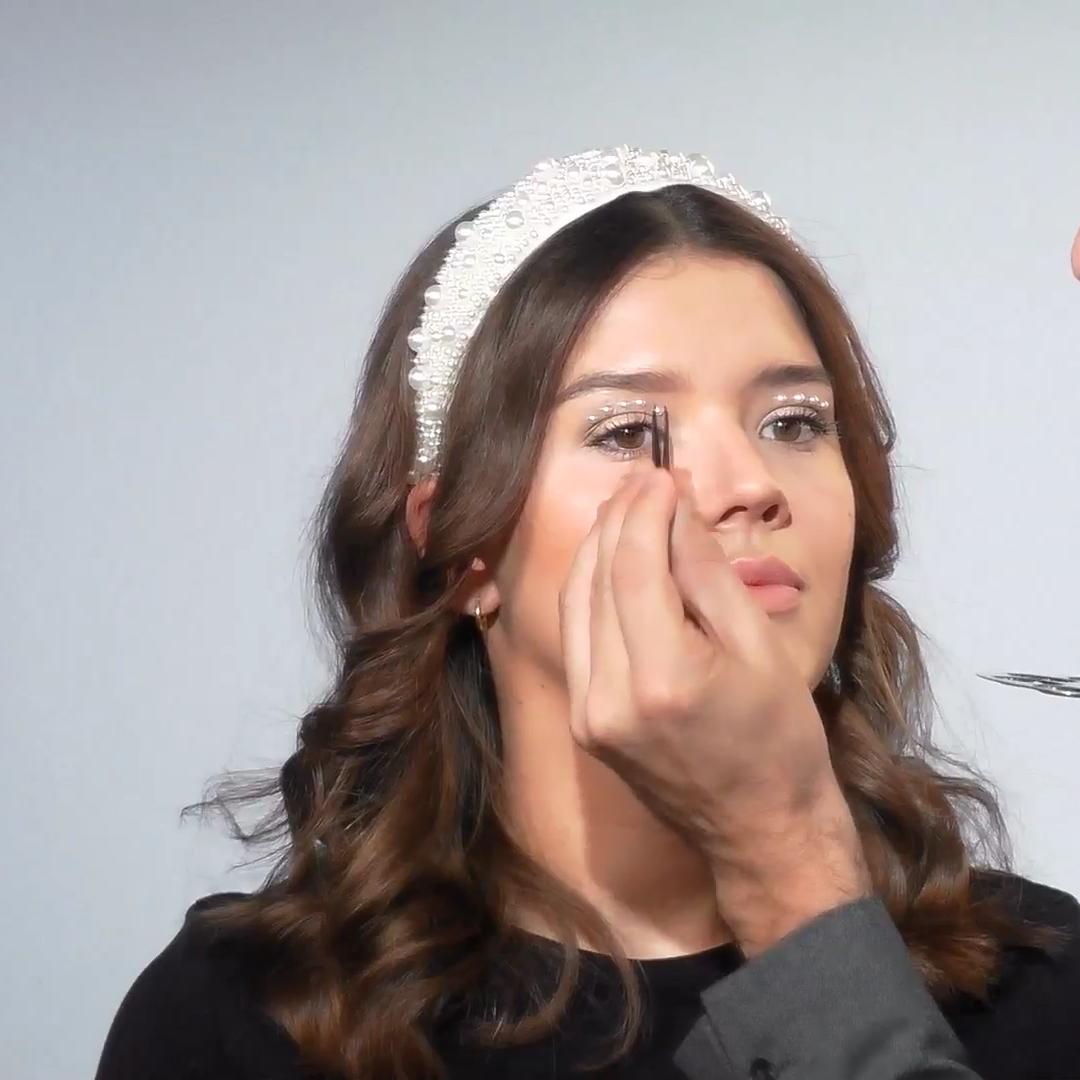 Perlen, die das Augen-Make-up aufpeppen
