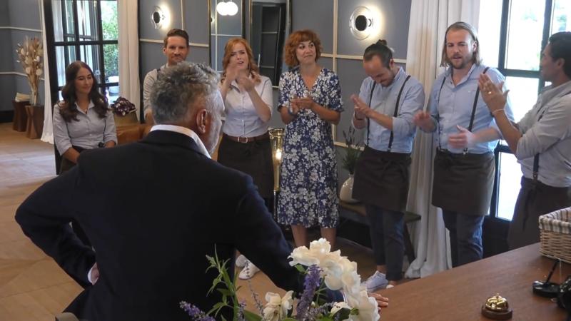 Das "First Dates"-Team hat sich vergrößert