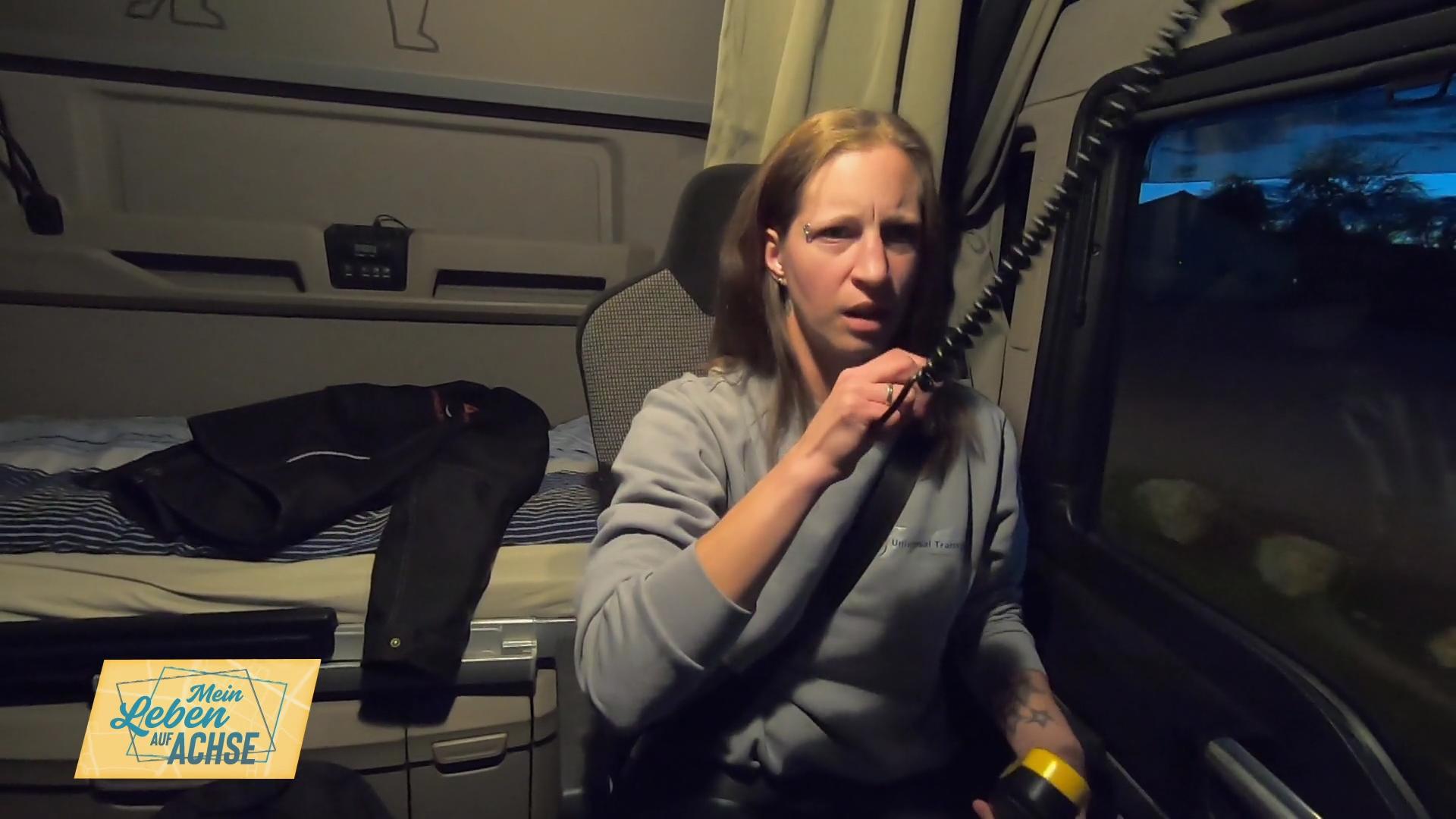 Beim Schwertransport muss Linda hochkonzentriert sein