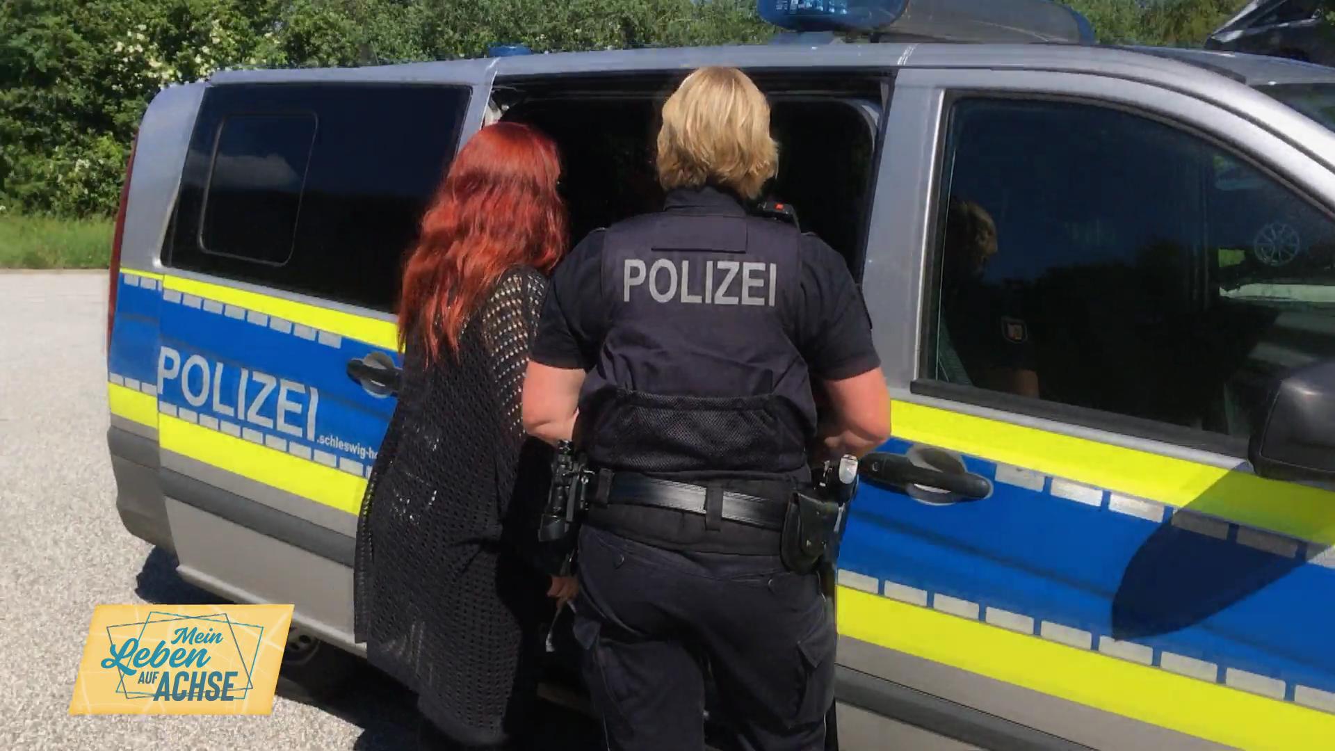 Vivi ist in eine Polizeikontrolle geraten!