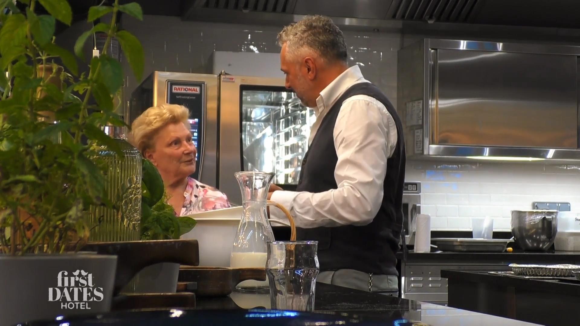 Anni und Roland backen Palatschinken