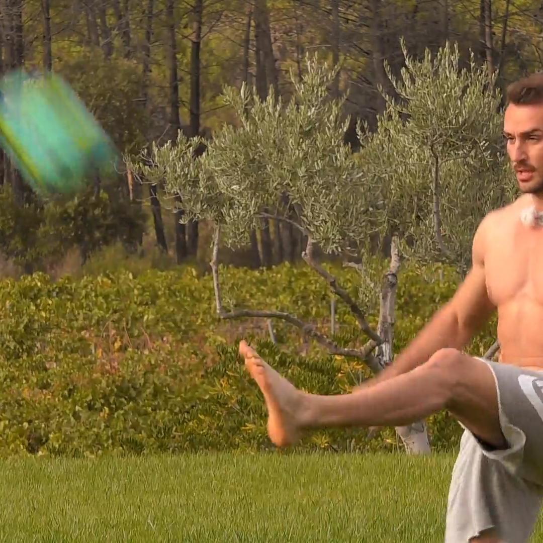 Oleg zeigt, was er am Ball kann