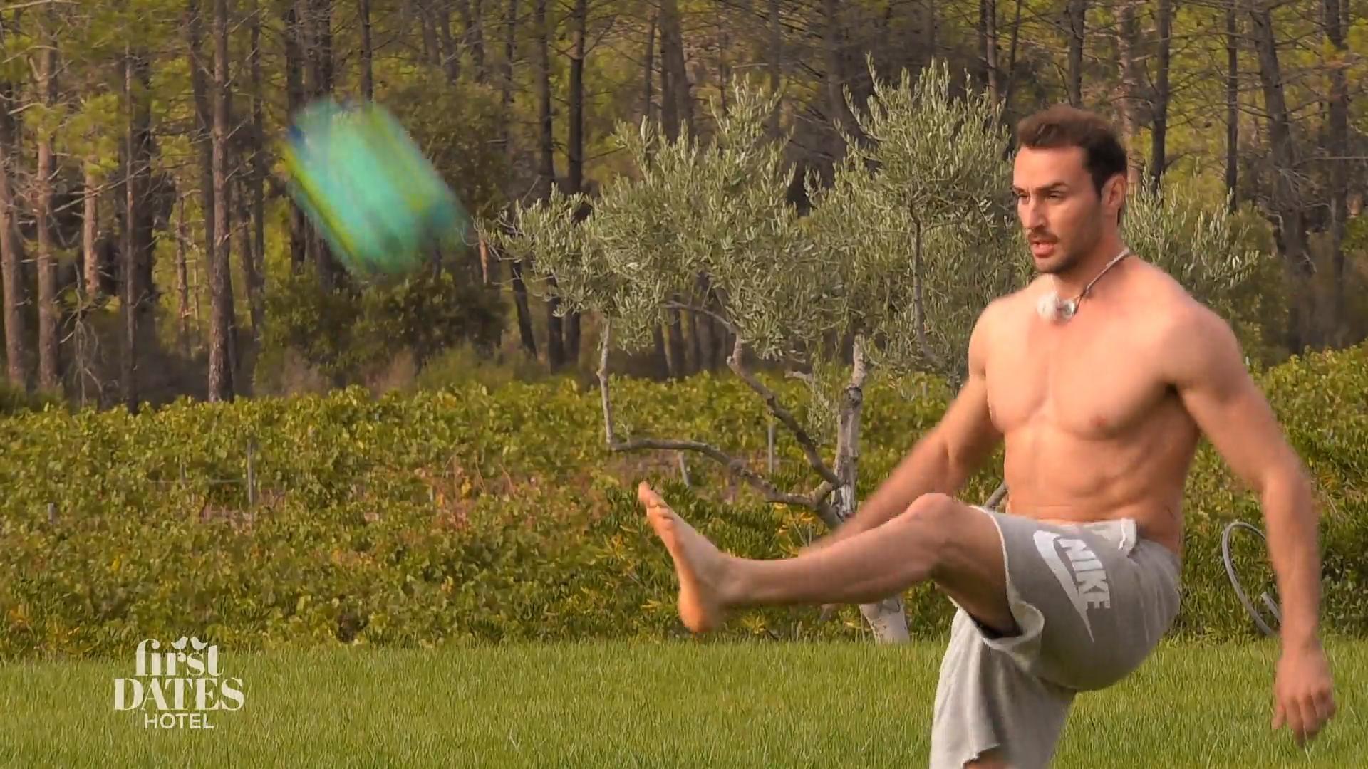 Oleg zeigt, was er am Ball kann
