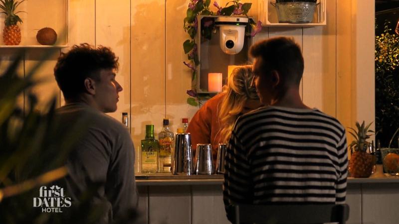 Moritz und Nils lassen ihre Dates Revue passieren