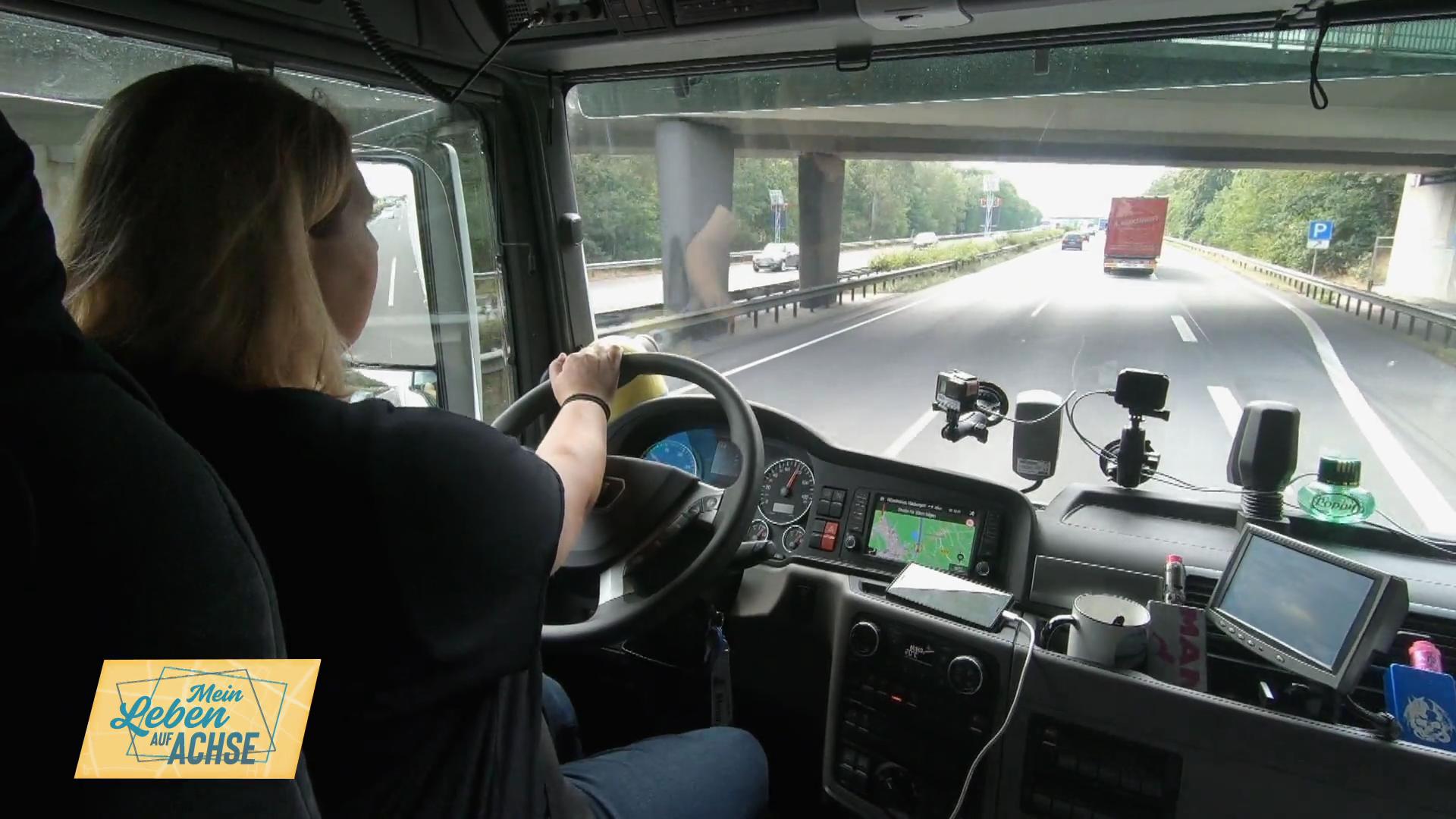 Tanja beginnt ihre Fahrt mit der ersten Ladung