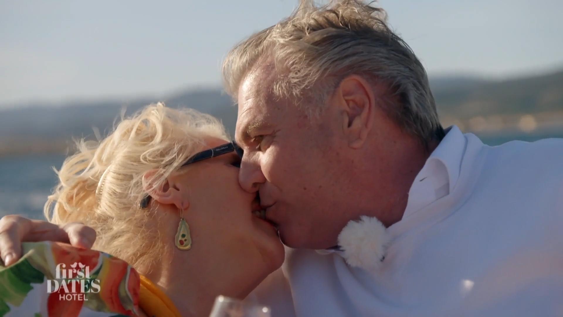 Dieter und Iris steuern den Hafen der Liebe an