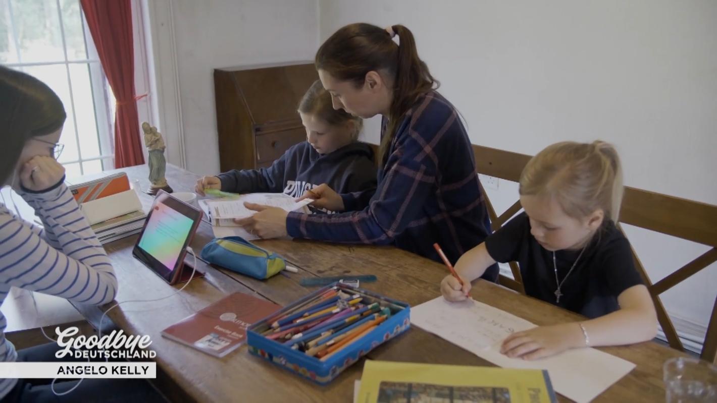 Homeschooling Deutschland Goodbye Deutschland: Homeschooling als Alltag- Die Kelly-Kids werden