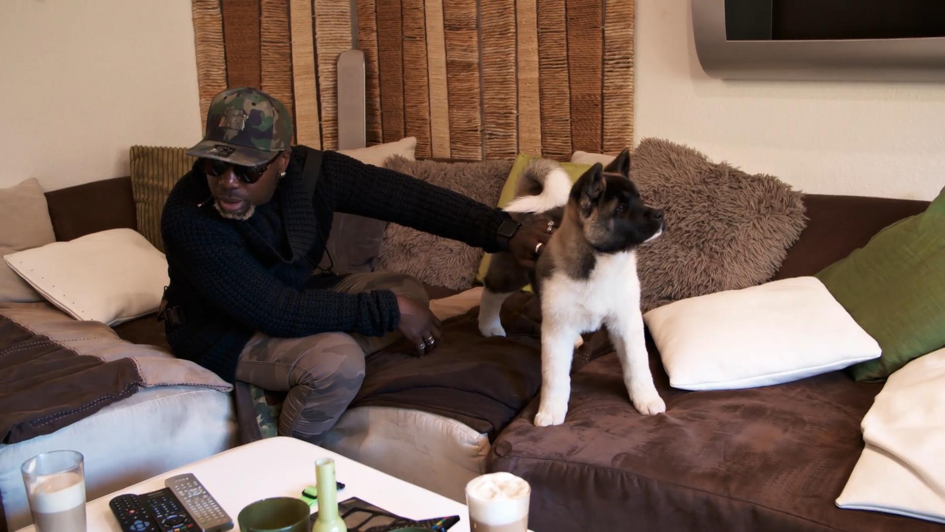 Ghana erobert das Sofa – dabei soll sie das gar nicht!