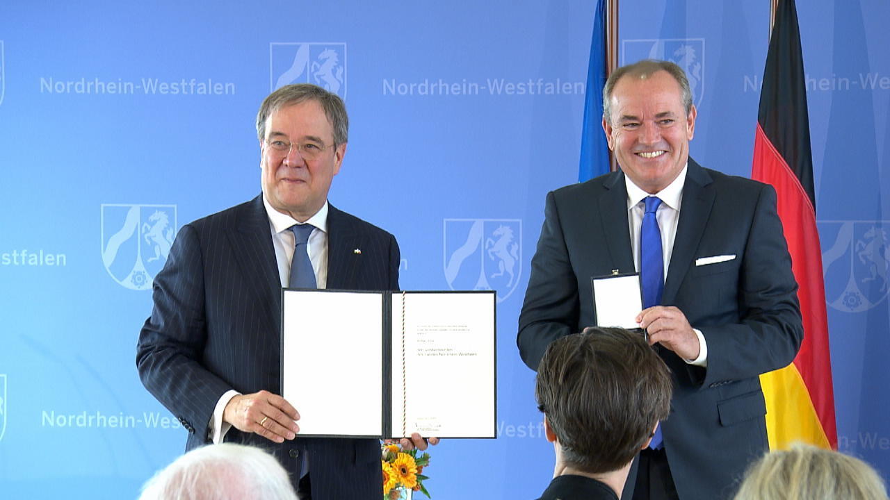 Wolfram Kons bekommt Landesverdienstorden