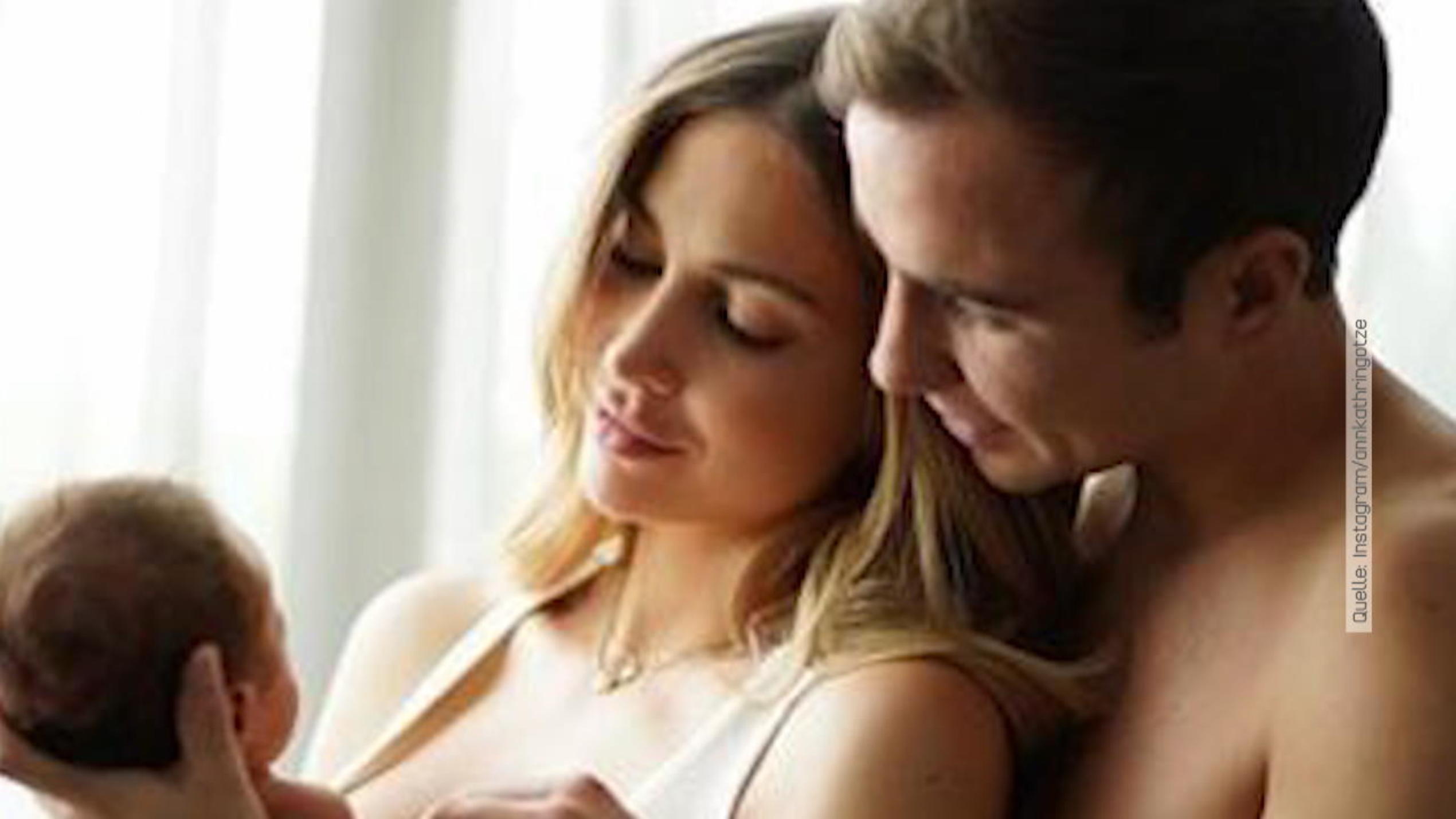 Ann Kathrin Gotze Schiebt Baby Rome In 3 Verschiedenen Kinderwagen Durch Die Gegend Ann Kathrin Gotze Schiebt Baby Rome In 3 Verschiedenen Kinderwagen Durch Die Gegend