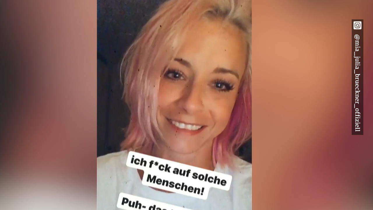Sängerin Mia Julia rastet aus