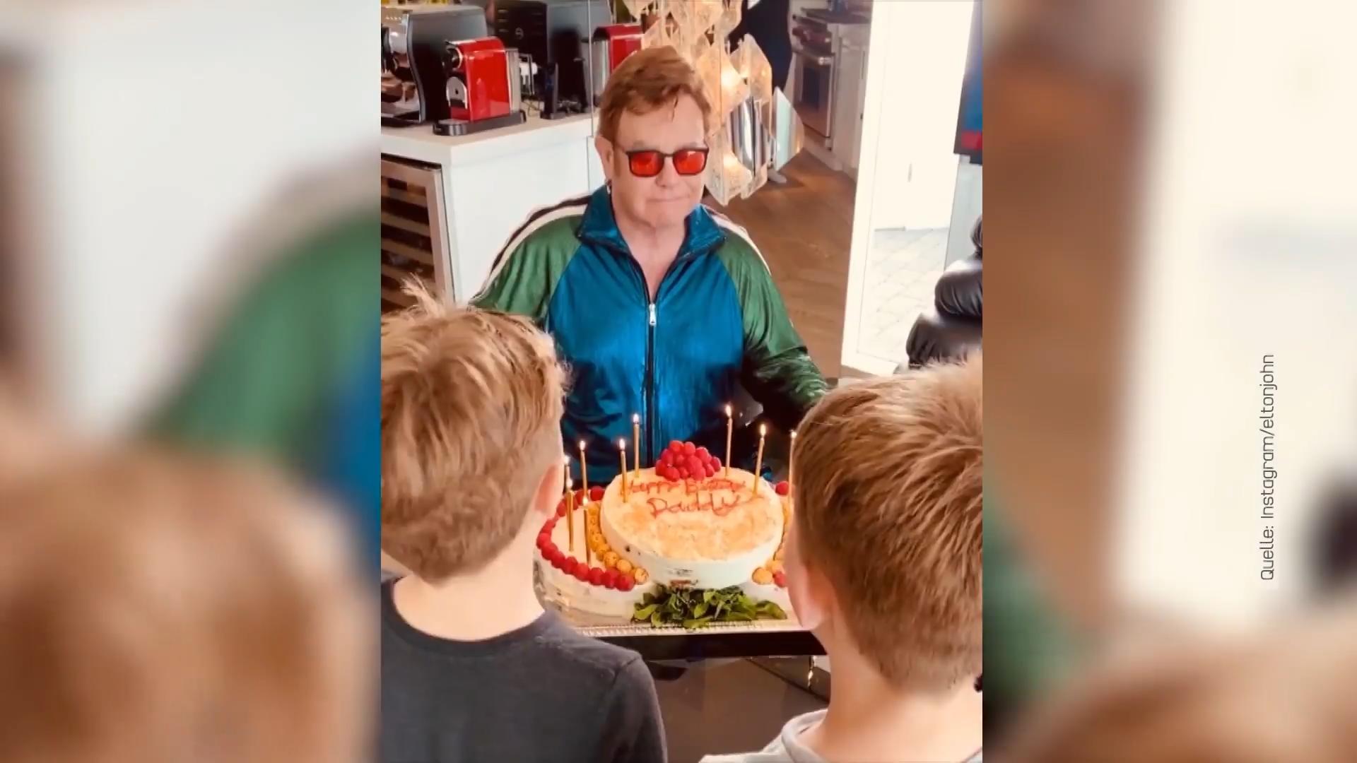 Elton John feiert "30-Jähriges"
