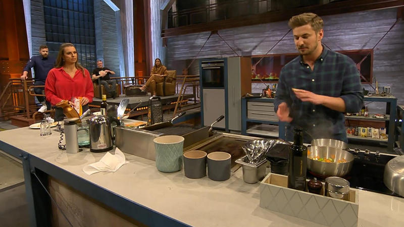 So weckt Nicolas seinen Lars, wenn er morgens aufstehen will