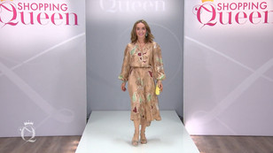 Heitere Tasche, cremiges Kleid: Das Motto ist erfüllt!